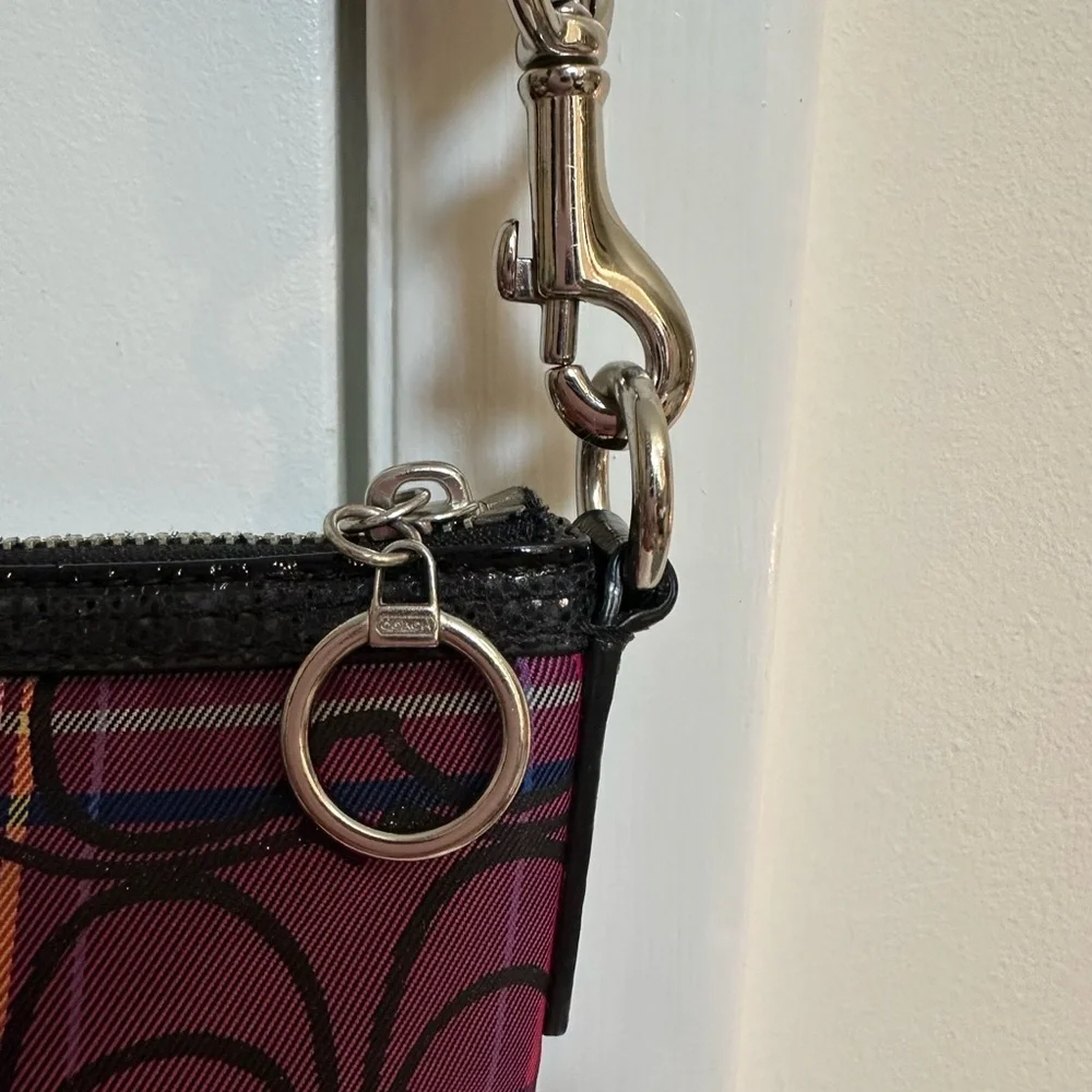 EUC …Authentic Coach Pink and Black Crossbody Bag with Signature Design… - Picture 7 of 8